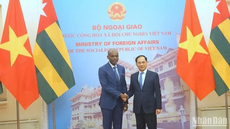 Sớm đưa hai dự án Bệnh viện Bạch Mai cơ sở 2, Việt Đức cơ sở 2 vào hoạt động; theo dõi chặt chẽ thông tin về virus viêm phổi ở Trung Quốc