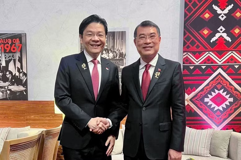 Thủ tướng Chính phủ Lê Minh Hưng gặp Thủ tướng Singapore Lawrence Wong