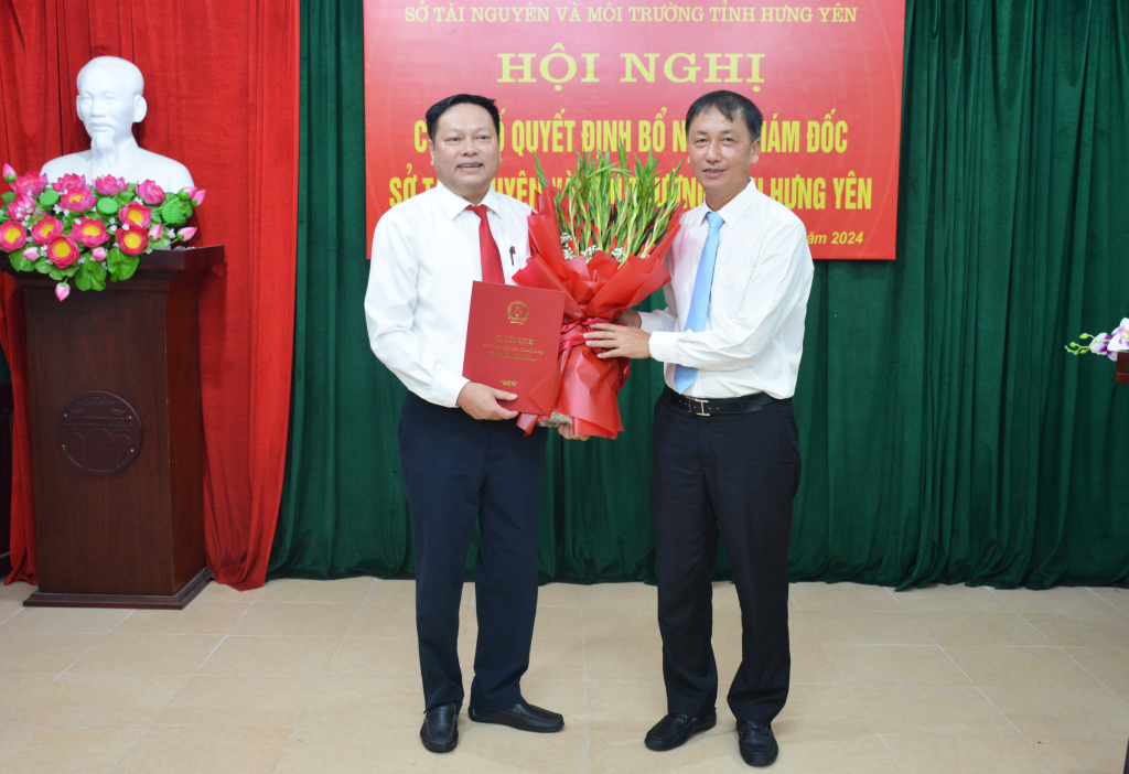 Công bố quyết định bổ nhiệm Giám đốc Sở Tài nguyên và Môi trường