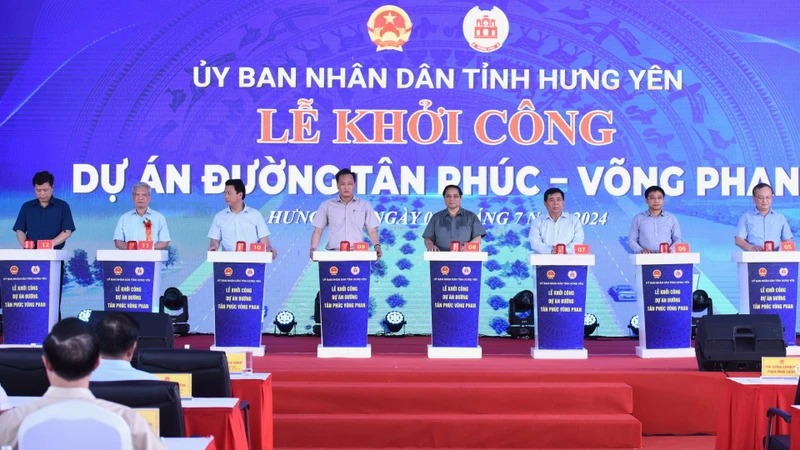 [Ảnh] Thủ tướng Phạm Minh Chính dự lễ khánh thành, khởi công đường giao thông tỉnh Hưng Yên