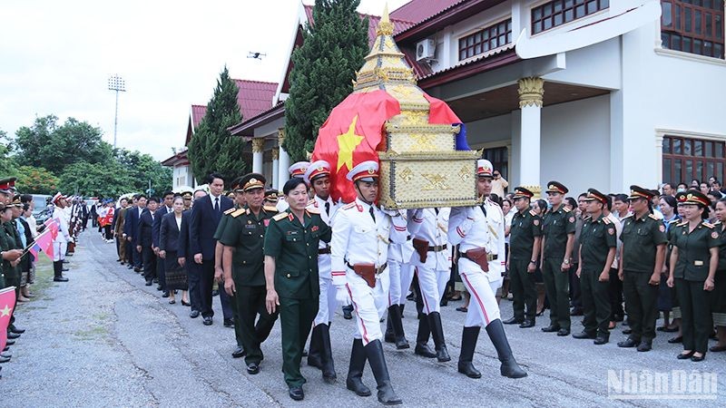 Hồi hương 10 bộ hài cốt liệt sĩ Việt Nam hy sinh tại sáu tỉnh Bắc Lào