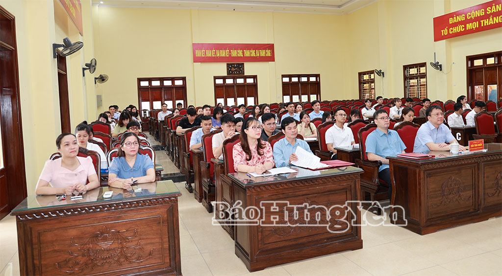 Đảng ủy các cơ quan Đảng tỉnh: Bồi dưỡng nhận thức về Đảng cho 62 quần chúng ưu tú