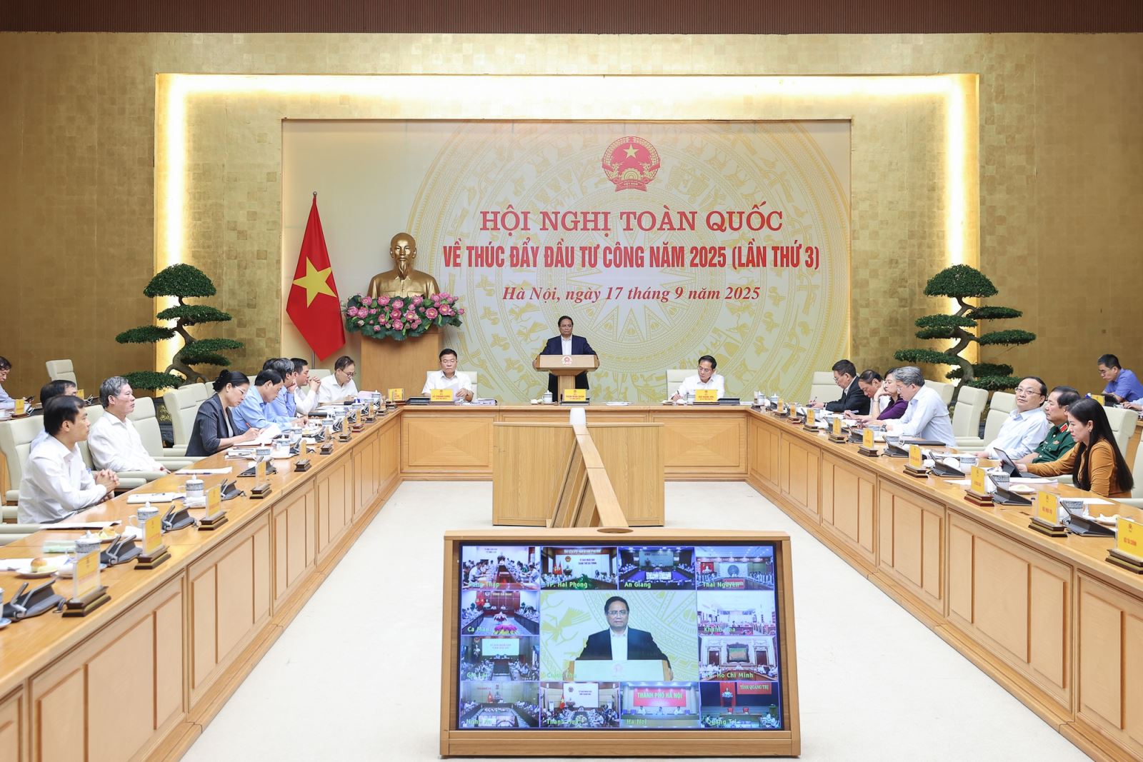 Thủ tướng: Bảo đảm giải ngân 100% vốn đầu tư công, nâng cao chất lượng và phát huy vai trò động lực tăng trưởng