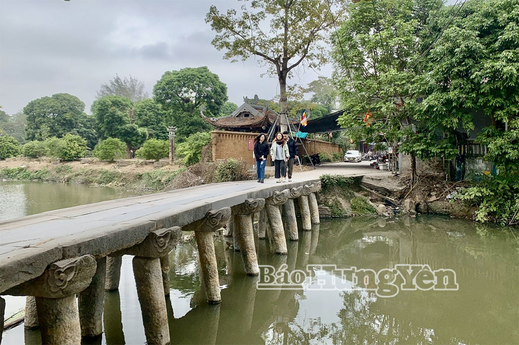 Cổ kính làng Nôm