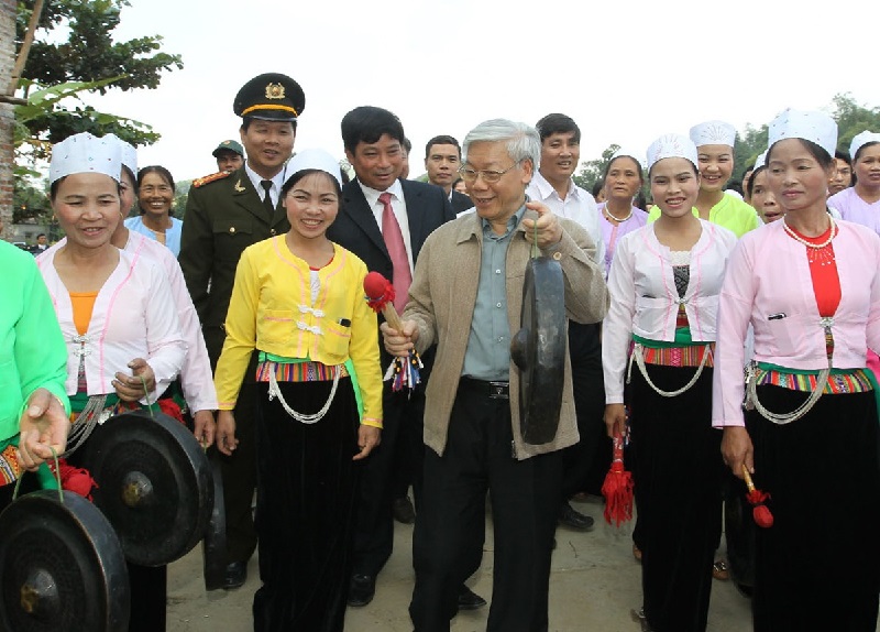 Củng cố và tăng cường hơn nữa mối quan hệ mật thiết giữa Đảng với nhân dân trong tình hình mới