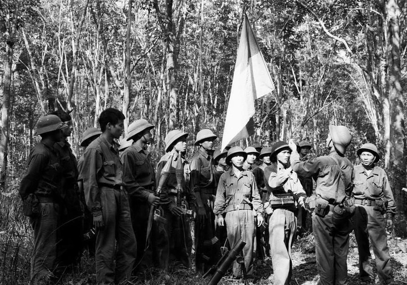 50 năm thống nhất đất nước - Ngày 8/4/1975: Máy bay ta ném bom Dinh Độc Lập