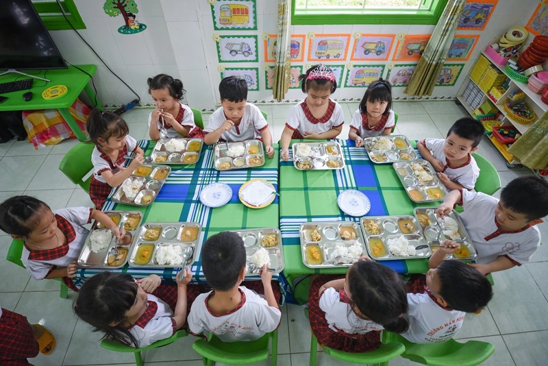 Chuẩn hóa bữa ăn học đường ở Việt Nam: Đã có cơ sở thực tiễn từ mô hình điểm