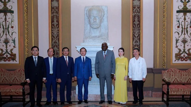 Việt Nam và Cuba coi trọng quan hệ đoàn kết truyền thống
