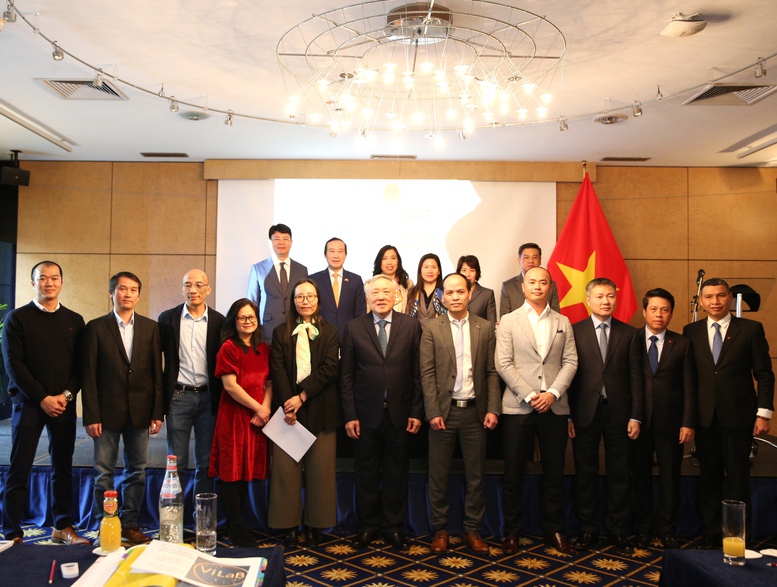 Mong muốn các chuyên gia người Việt tại Luxembourg đóng góp cho quê hương bằng các việc làm cụ thể, thiết thực và trực tiếp