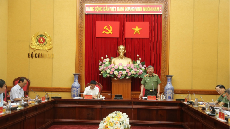 Bộ trưởng Tô Lâm chủ trì họp về dự thảo Luật Trật tự, an toàn giao thông đường bộ và Luật Đường bộ