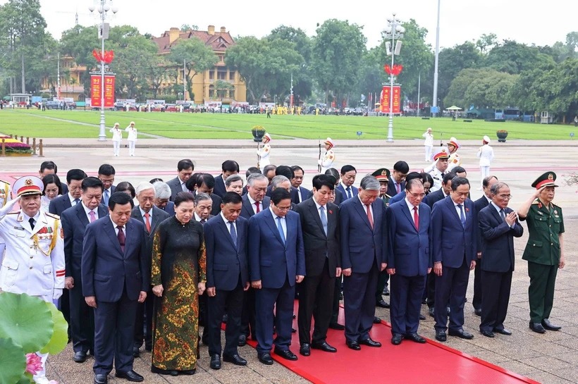 Lãnh đạo Đảng, Nhà nước vào Lăng viếng Chủ tịch Hồ Chí Minh