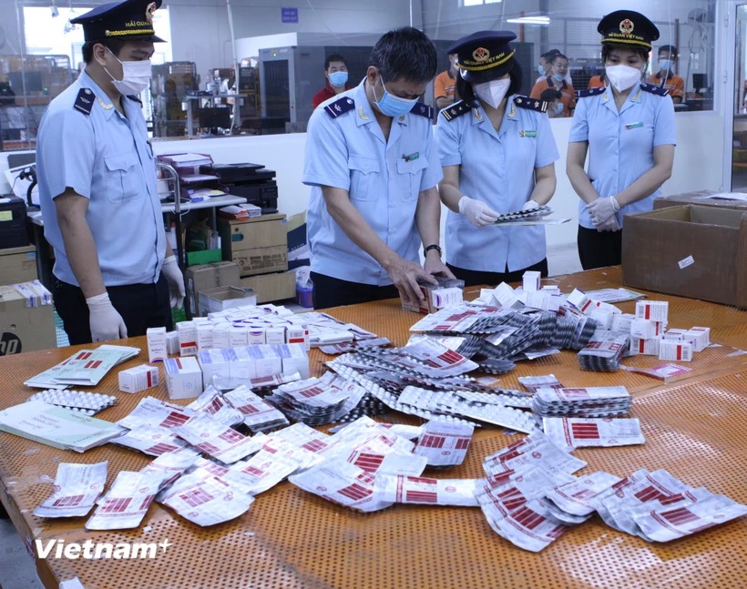 Hải quan tăng cường chống buôn lậu dịp cuối năm, trị giá hàng vi phạm tăng