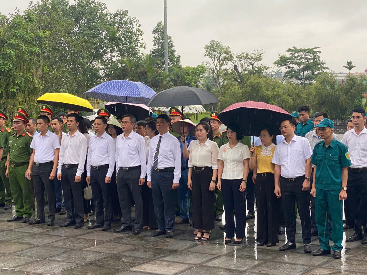Xã Lương Bằng tổ chức lễ dâng hương, dâng hoa